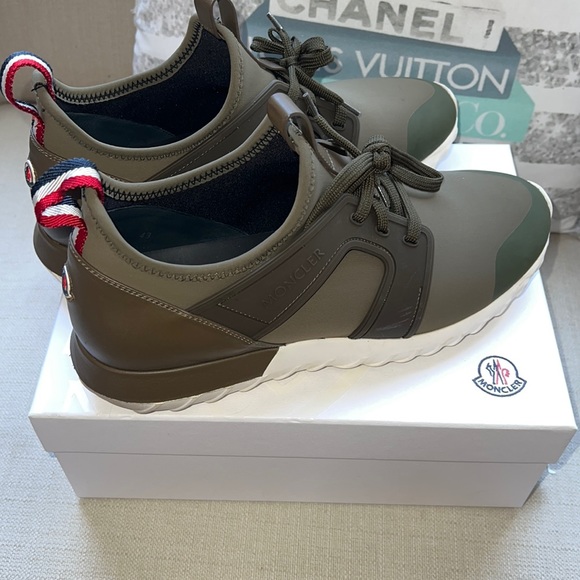 Moncler  -Size US 10 - Picture 10 of 14